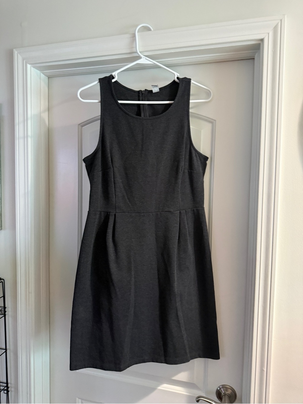 Old Navy Black Sleeveless Fit-and-Flare Dress